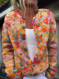 Sonja | Farbige Strickjacke mit Blumenmotiv