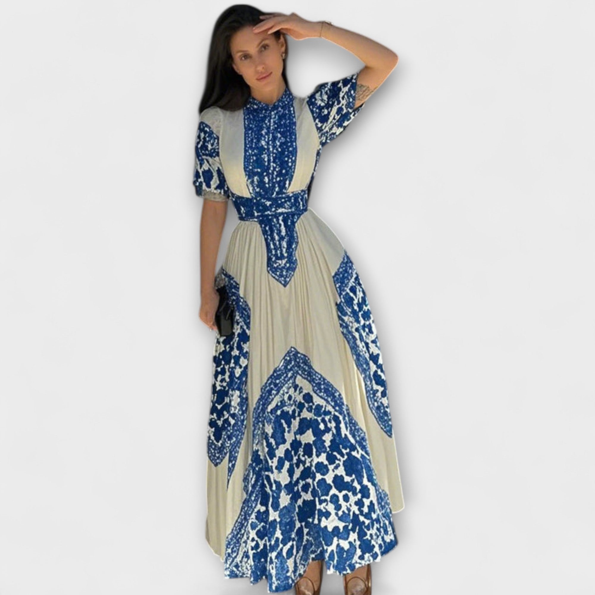 Delilah Vintage-inspiriertes Kleid, cremefarben mit blauem Muster, geschürzte Taille