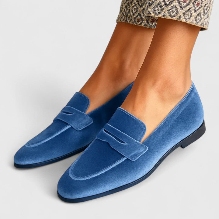 Threiza Loafer aus blauem Veloursleder mit Riemen an der Vorderkappe