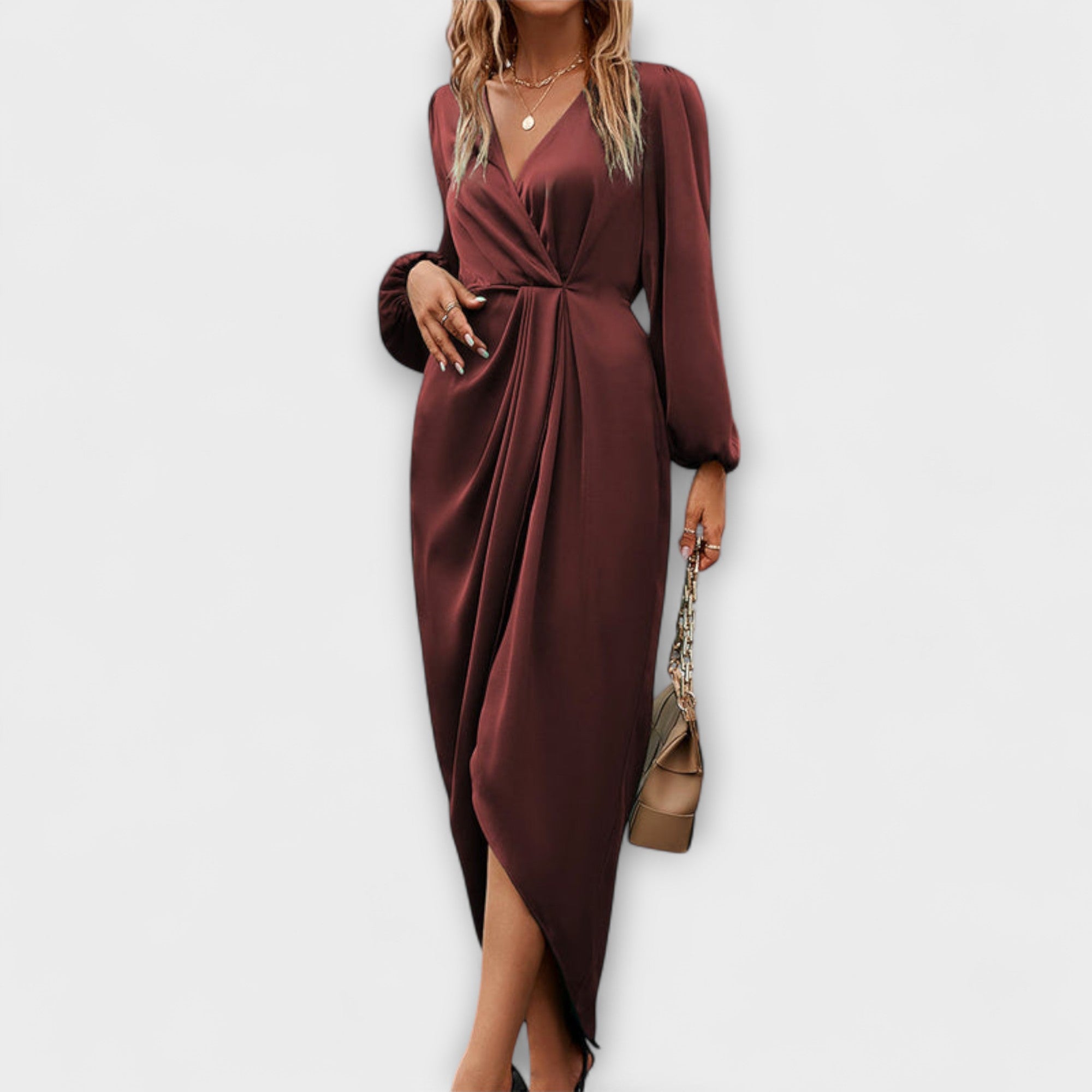 Schokoladenfarbenes Wickelkleid mit V-Ausschnitt, Bindegürtel und asymmetrischem Wickelsaum