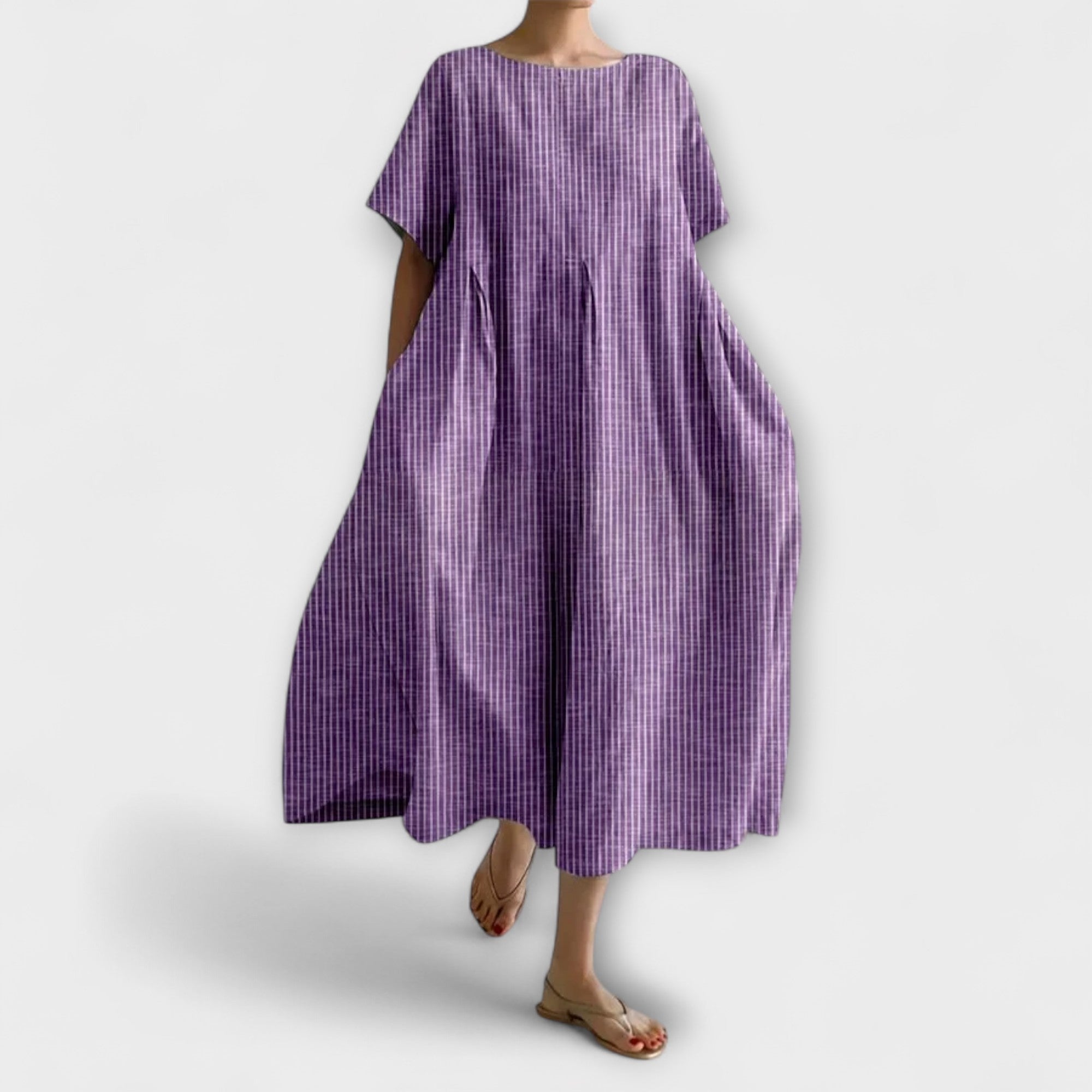 Lila gestreiftes langes Kleid, kurzarm, weit fallender Schnitt