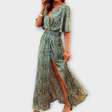 Wickel-Maxikleid in Grün mit V-Ausschnitt, Halbarm, Bindegürtel und Schlitz