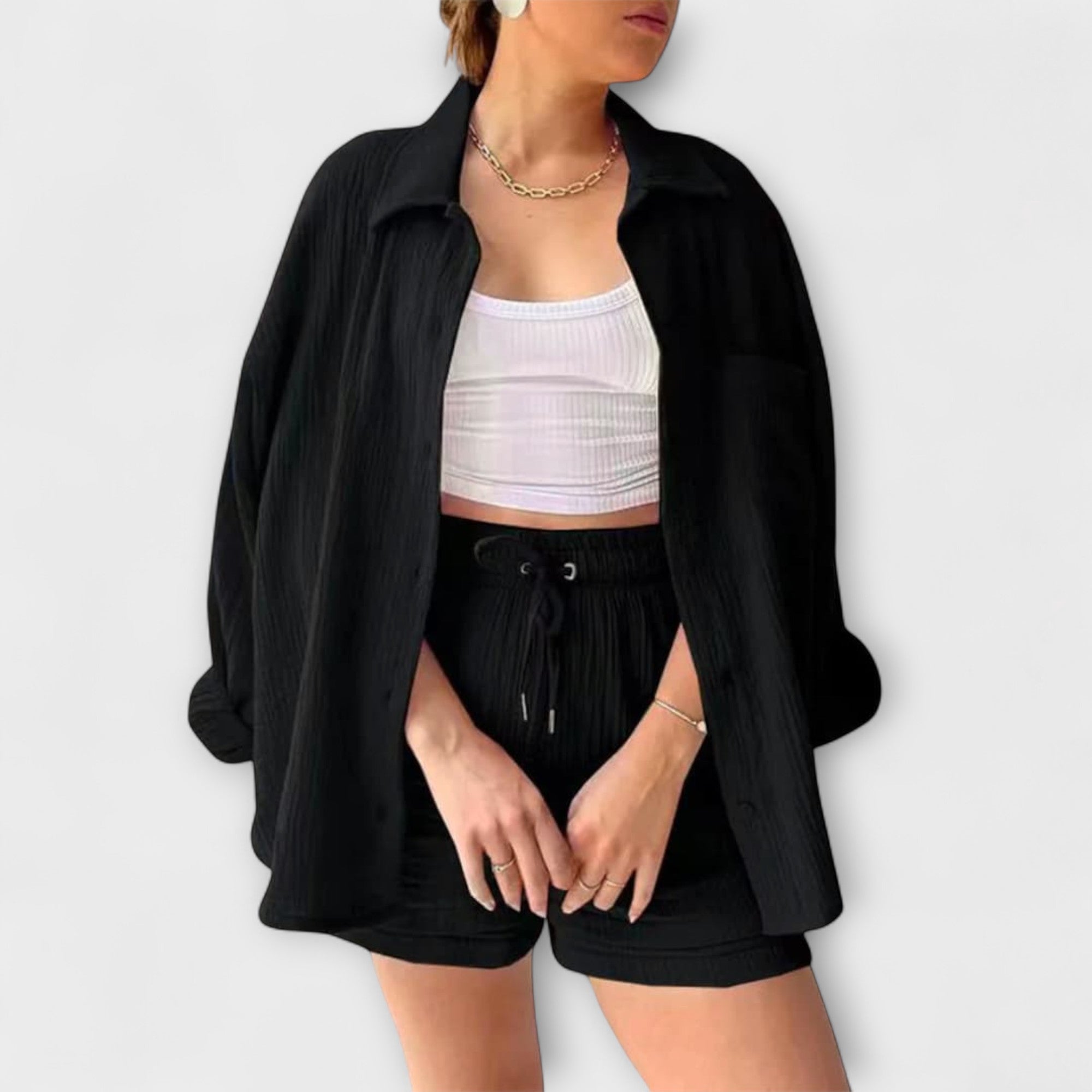 2-teiliges Set mit Hemdbluse und Shorts in Schwarz, Knopfleiste und Kordelzug