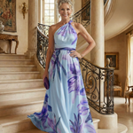 Maxikleid mit Halterneck, Blumenmuster in Lila und Weiß, fließender Rock, Gürtel