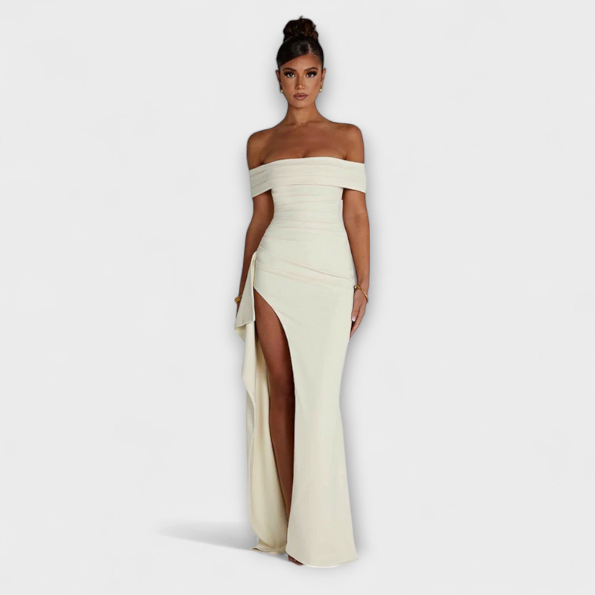 Weißes Maxi-Kleid mit schulterfreiem Bardot-Ausschnitt und Beinschlitz