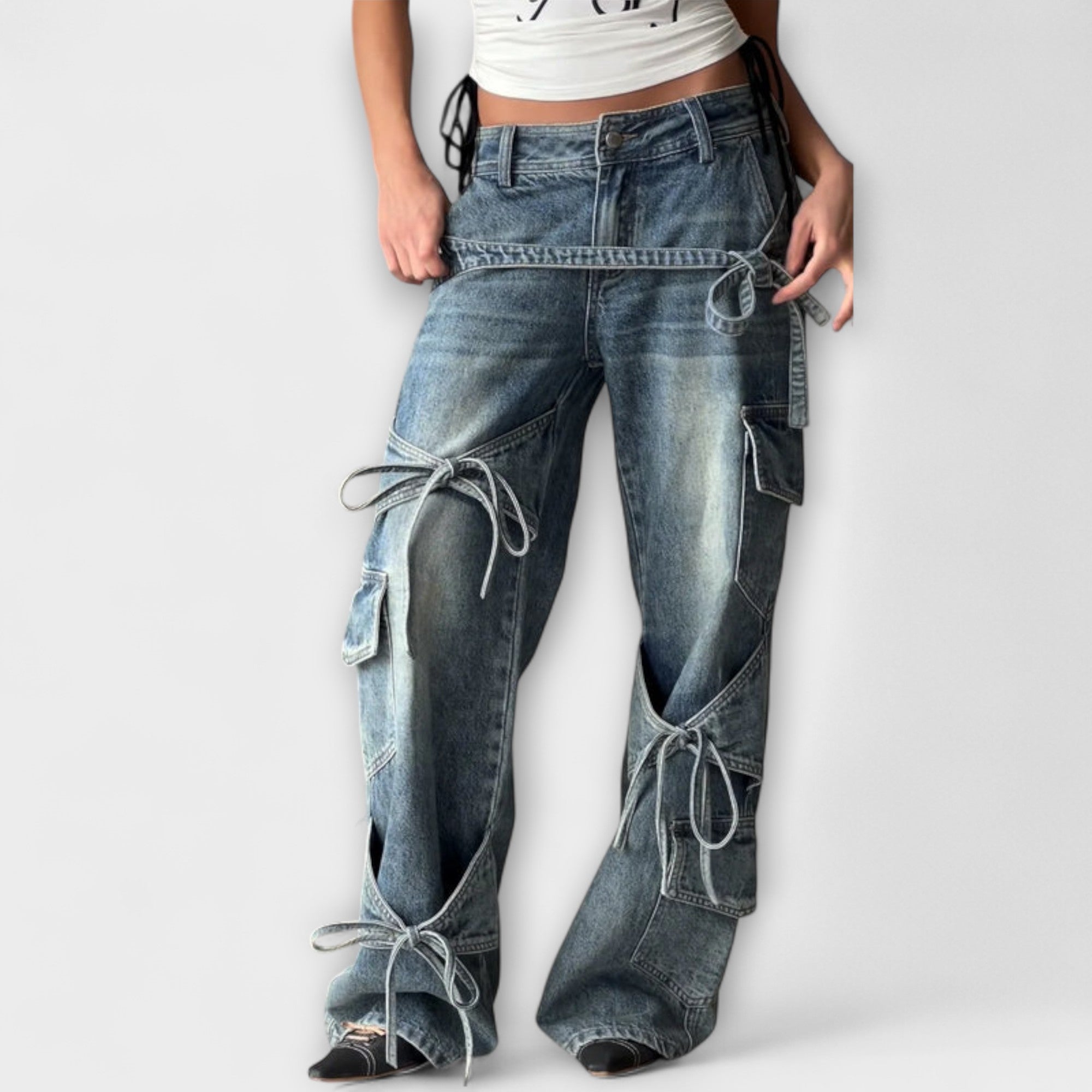 Paloma Utility-Jeans aus Denim in mittelblau, mit Knotenschnüren und Cargo-Taschen