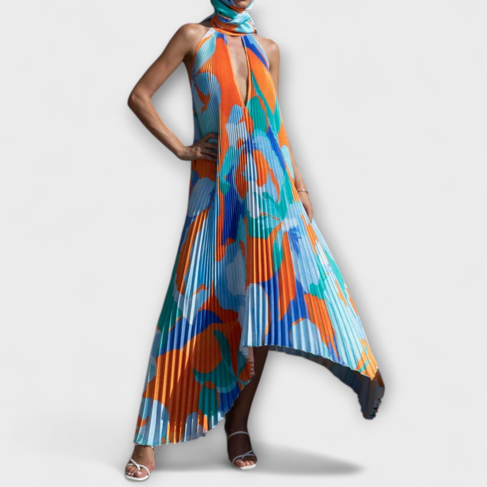 Plissiertes Midikleid mit Neckholder und rückenfreiem Trägerdesign, bunt gemustert