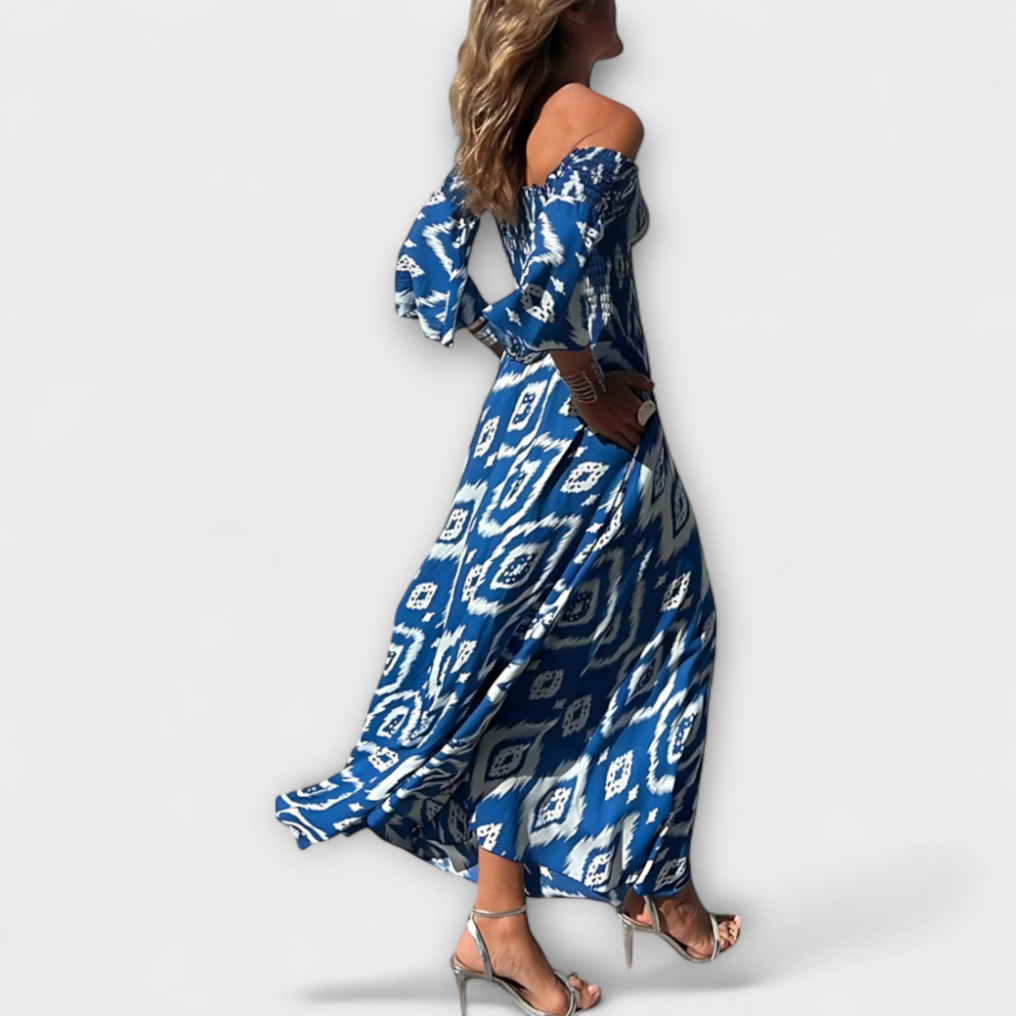 Blaues Off-Shoulder-Kleid mit Ornamentmuster, Rückenausschnitt und weites Kleid