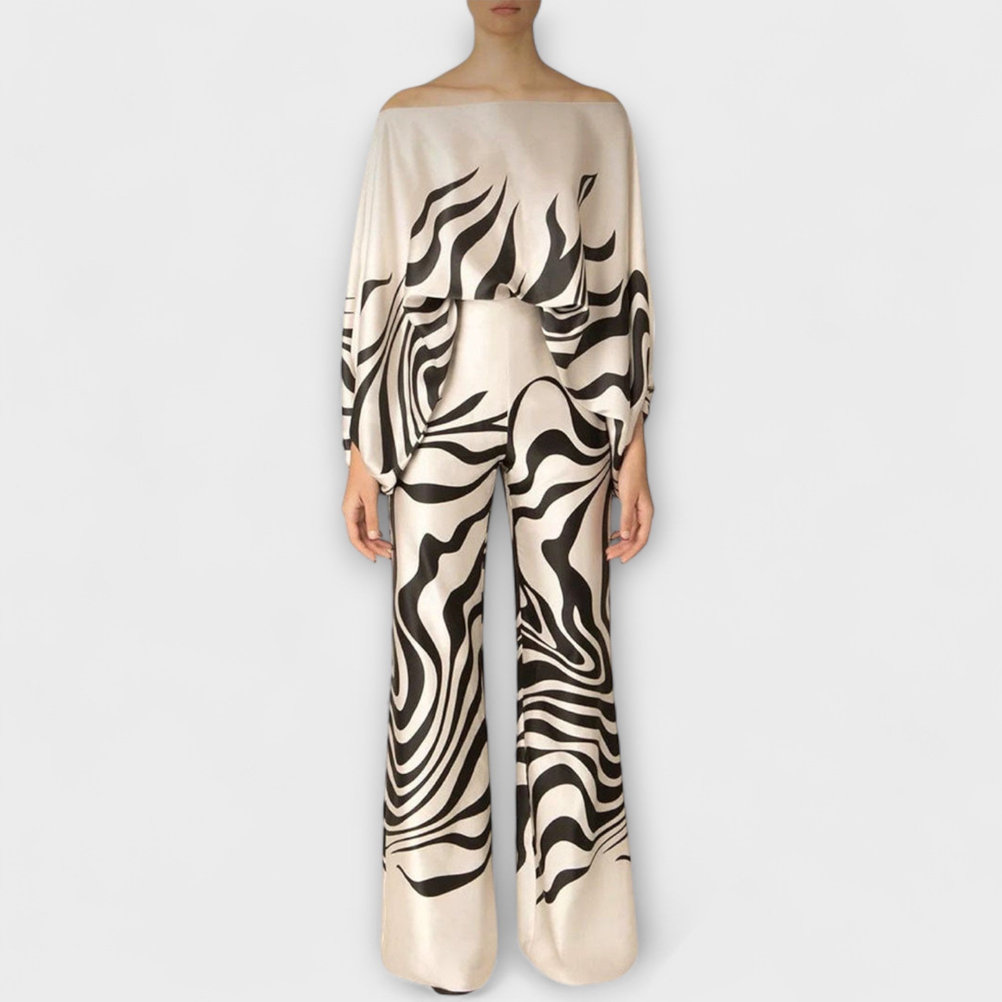 Sommer-Set mit Off-Shoulder-Top und Palazzo-Hose, Zebramuster in Schwarz und Creme