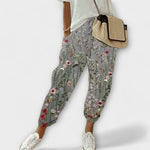 Gemütliche Hose grau mit bunten Blumenstickereien, weitem Jogger-Schnitt