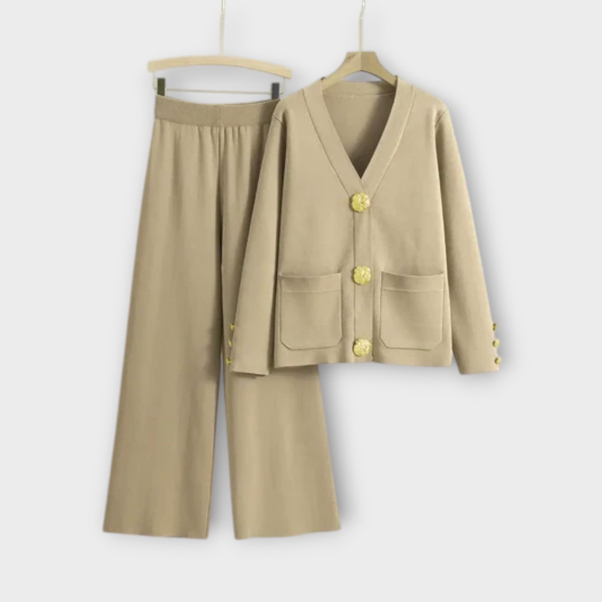 Khaki/beiges Zweiteiler-Set mit V-Ausschnitt-Blazer und weiter Hose, goldene Knöpfe