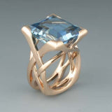 Vintage-Inspirierter Ring mit Blauem Zirkon in Roségold