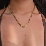 Hélène – Golden Necklace with Spot Accents
