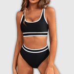 Figurformendes Sport-Bikini-Set in Schwarz mit breiten Trägern und kontrastfarbenen Streifen
