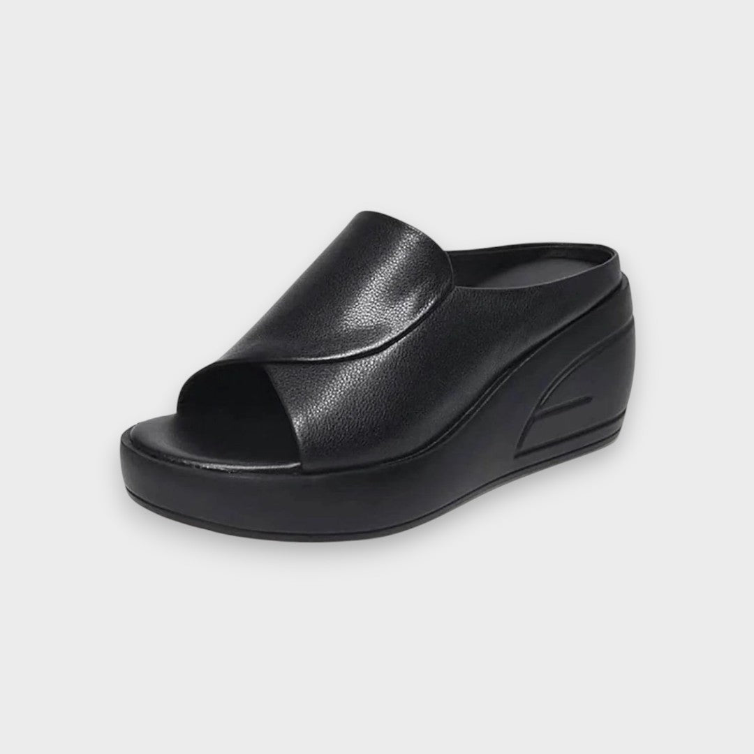 Orthopädische Keilsandale schwarz, offene Spitze, Slipper-Form mit breitem Kantenpolster