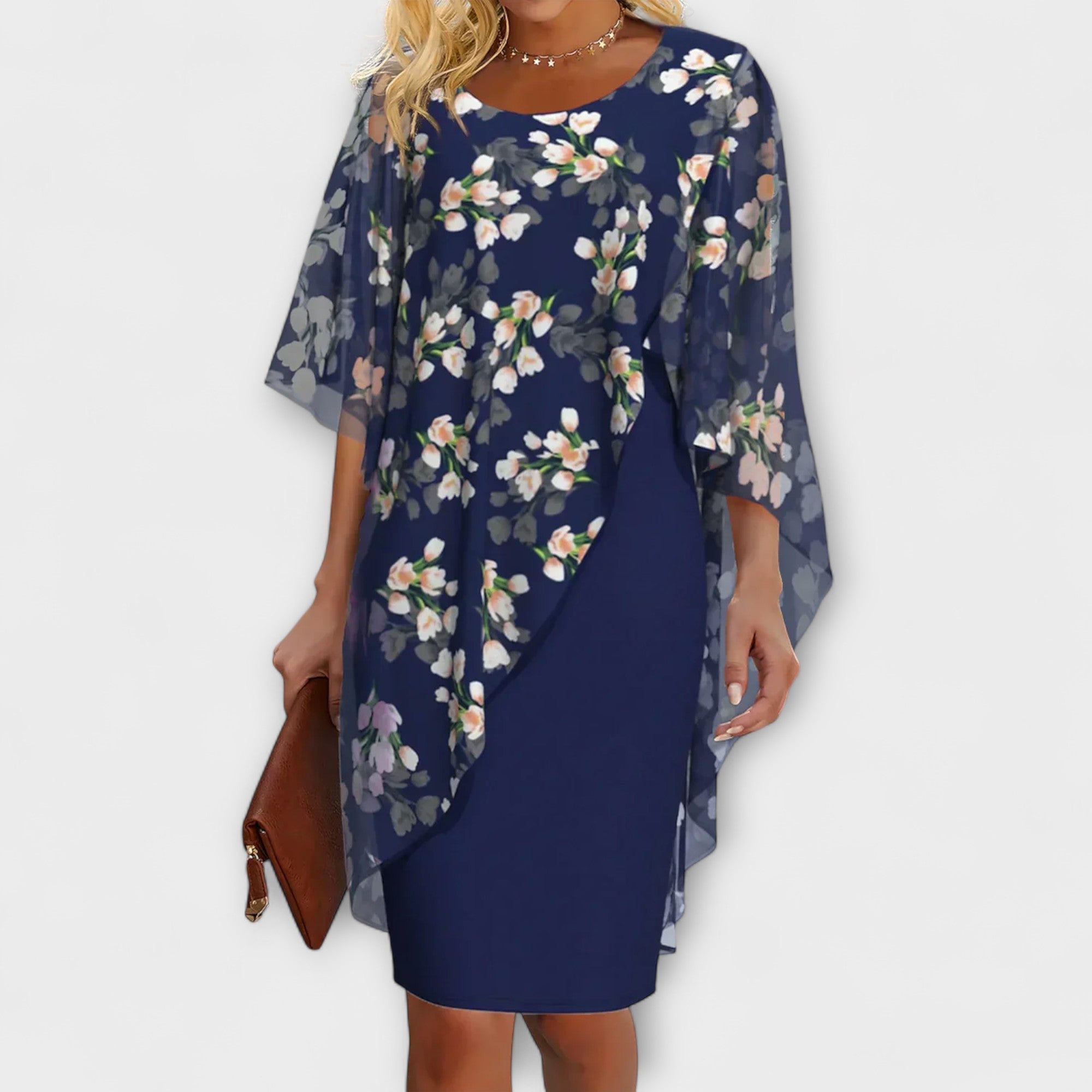 Chiffon-Damenkleid in Dunkelblau mit floraler Musterung und flatternden Chiffon-Überwürfen