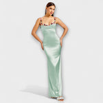 Satin-Kleid Salbeigrün mit bestickten Trägern und langem, figurbetontem Rock