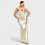 Satin-Kleid Elfenbein mit bestickten Trägern und schmalem, figurbetontem Schnitt