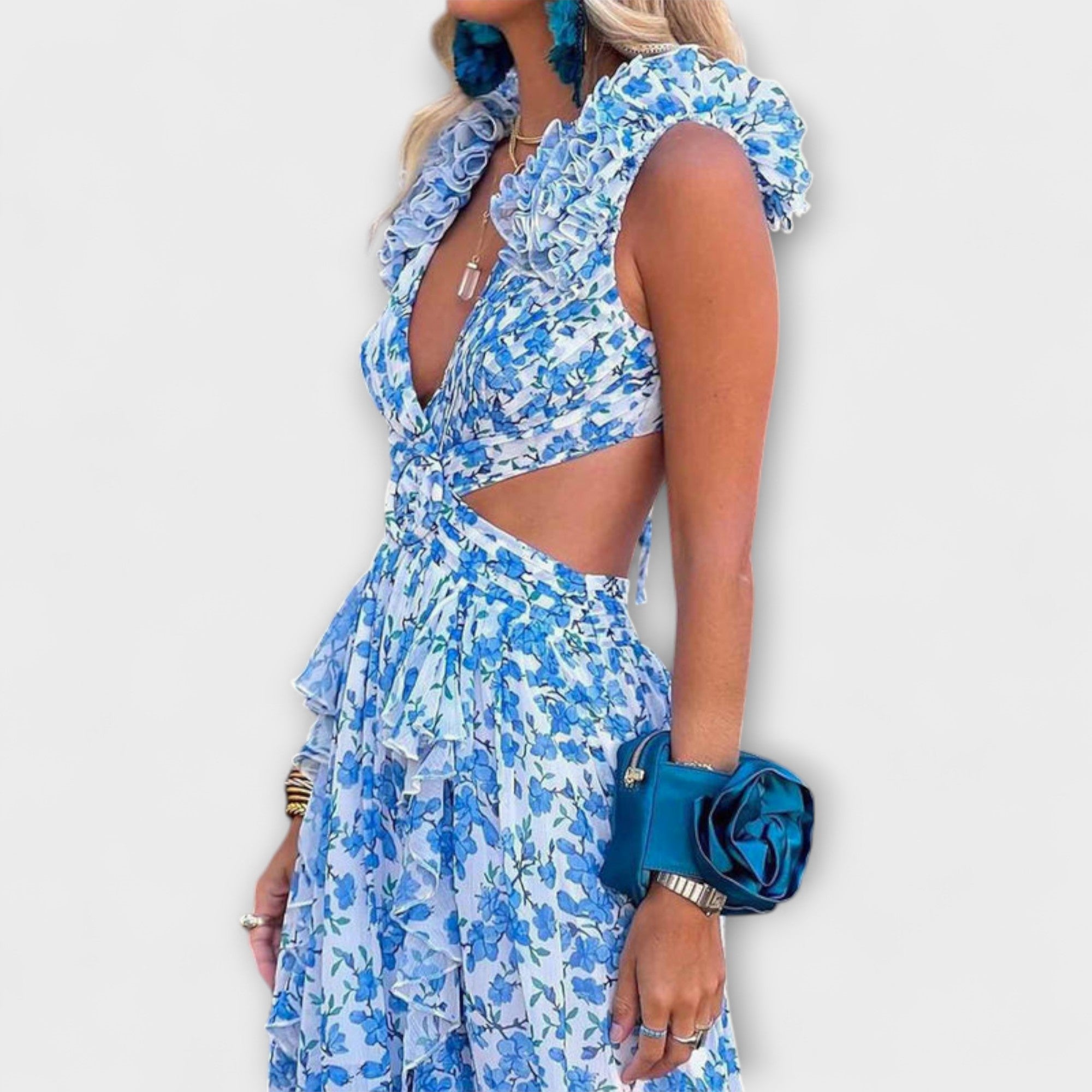 Blaues Maxikleid seitlich mit Cut-out, Rüschenärmeln und langem, fließendem Rock