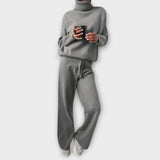 Kuscheliges Set mit Rollkragenpullover und langen Hosen, grau, locker fallend