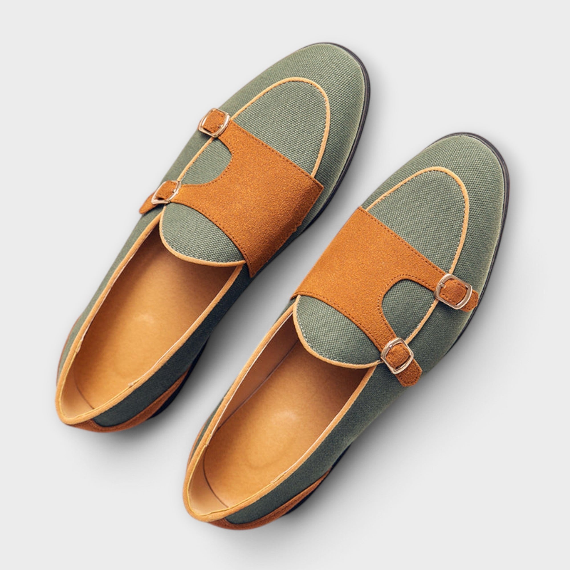Marina Slipper mit Schnallenriemen, grün meliertes Obermaterial und orangebraune Einsätze