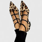 Leopardenmuster-Absatzschuh mit Riemchen und Schnalle, niedriger Blockabsatz