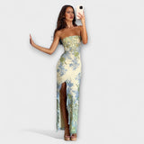 Bandeau-Kleid mit Schlitz vorn und schwingendem Rockteil; Pastell-Floralmuster