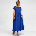 Blaues Kleid mit kurzen Ärmeln, Rundhalsausschnitt und gerafftem Faltenrock