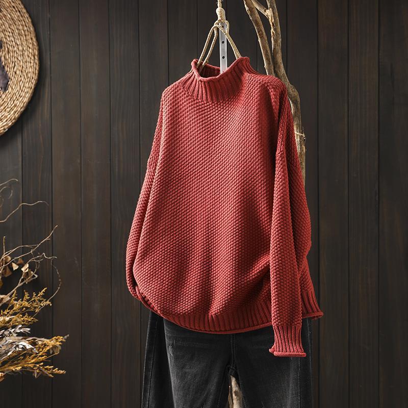 Roter Grobstrick-Pullover mit Stehkragen und geripptem Ärmelbündchen