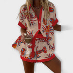 Set aus Hemd und Shorts mit Hummer-Print in Rot auf hellbeigem Grund