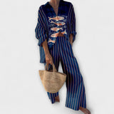 Set aus blauem Kimono-Oberteil und Hose mit Koi-Muster und Streifen