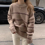 Strickpullover in Braun mit Rippkragen und dunklen Streifen