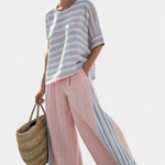 Bambus-Leinen-Set: kurzärmeliges Blau-gestreiftes Shirt und rosa weite Palazzo-Hose