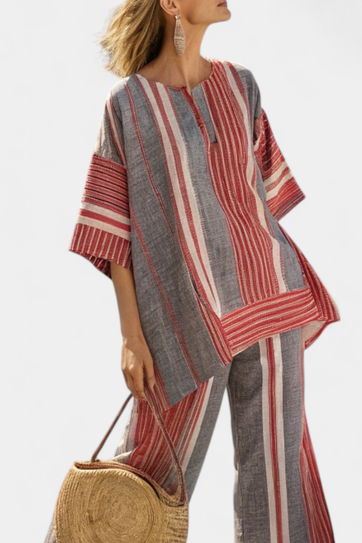 Gestreiftes Oversize-Set mit kurzem Ärmel am Oberteil und weitem Bein der Hose, grau-rot