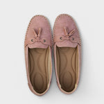 Lise-Slipper in Rosa mit Schlaufen-Schnürung und weicher Innenpolsterung