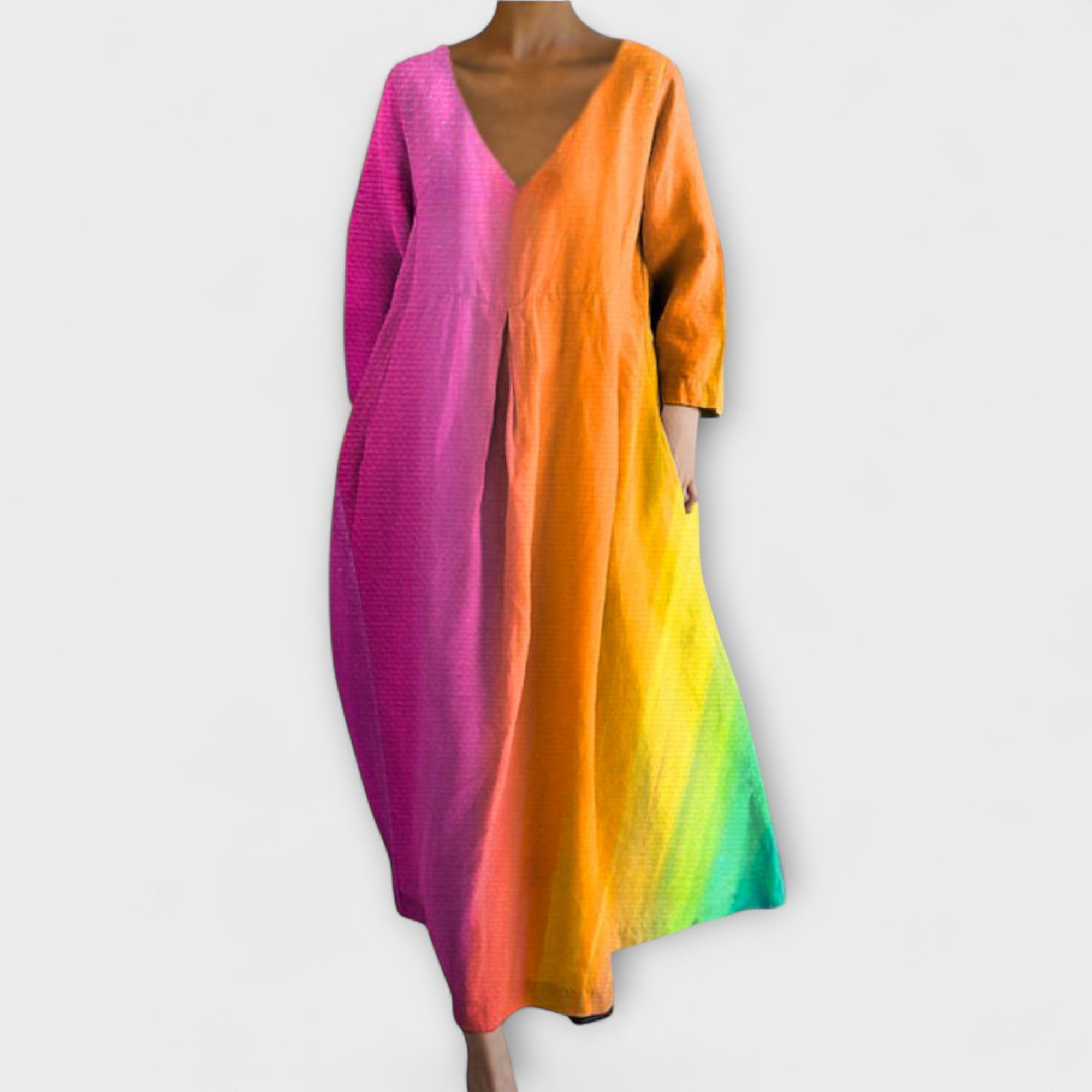 Langes Kleid mit V-Ausschnitt, 3/4-Ärmeln und Farbverlauf in Lila, Orange und Gelb.
