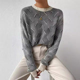 Ivana™ Strickpullover mit Rundhalsausschnitt, schwarz-weißem Wellenmuster