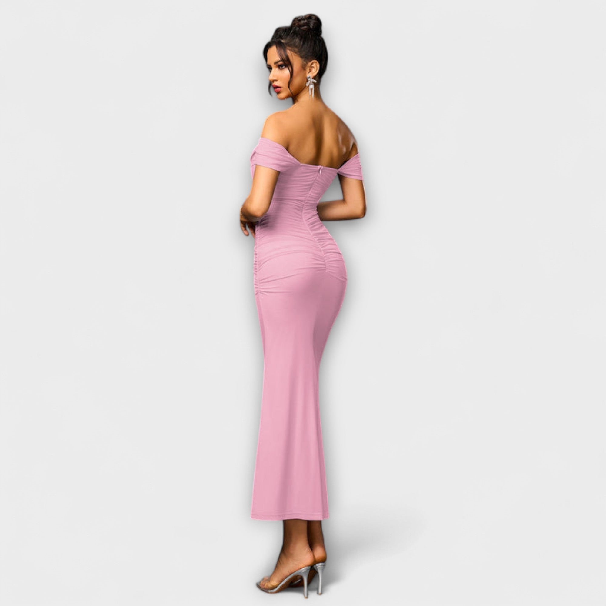 Fliederfarbenes Off-Shoulder-Bodycon-Midikleid mit seitlicher Raffung