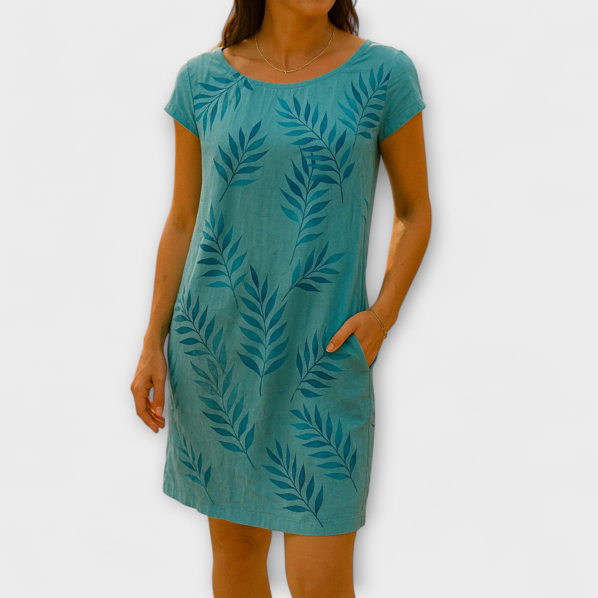 Kleid mit kurzem Arm und Rundhalsausschnitt, locker, Blattmuster in Petrolblau