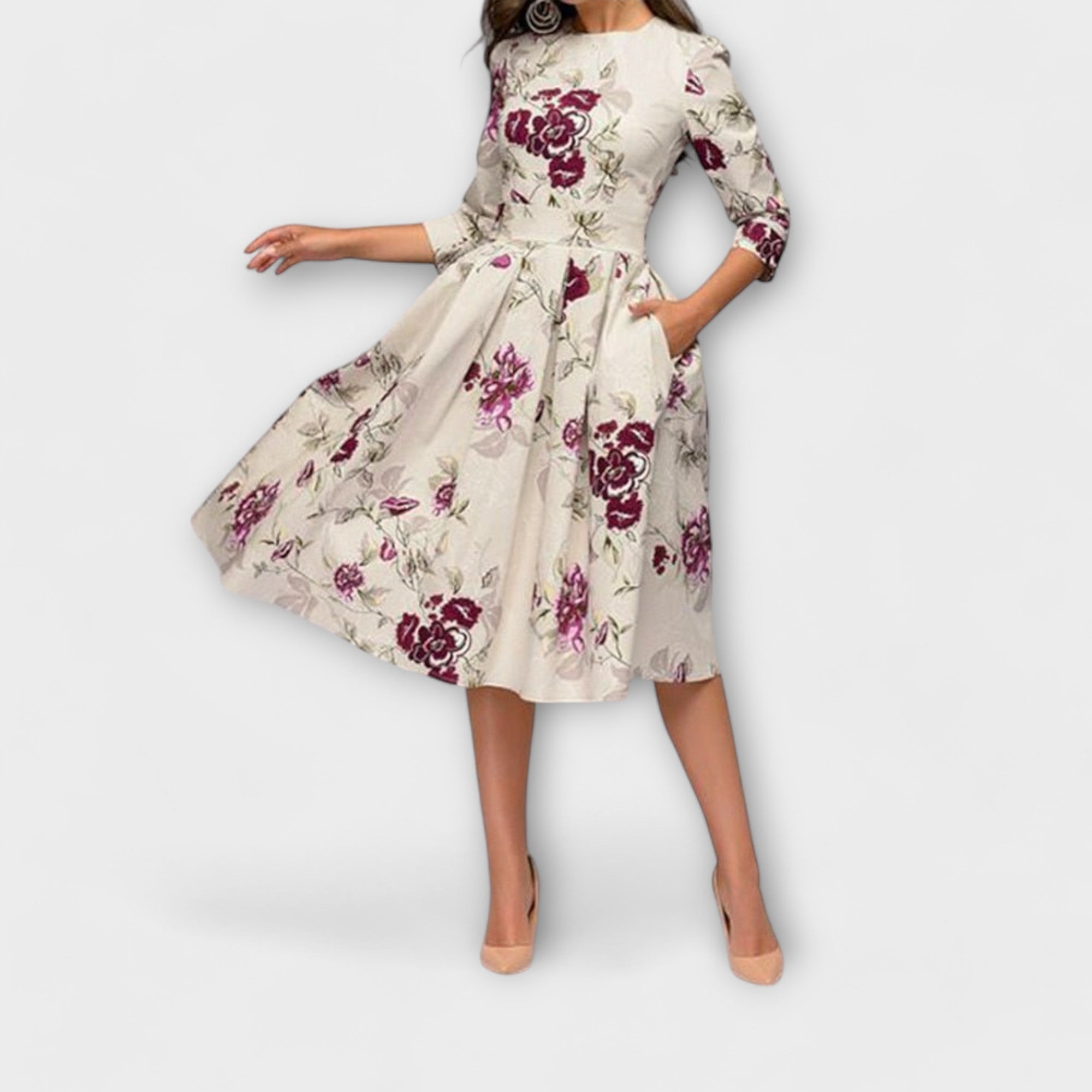 Retrozo knielanges Kleid, cremefarben mit violetten Blumen, 3/4-Ärmel, seitlich