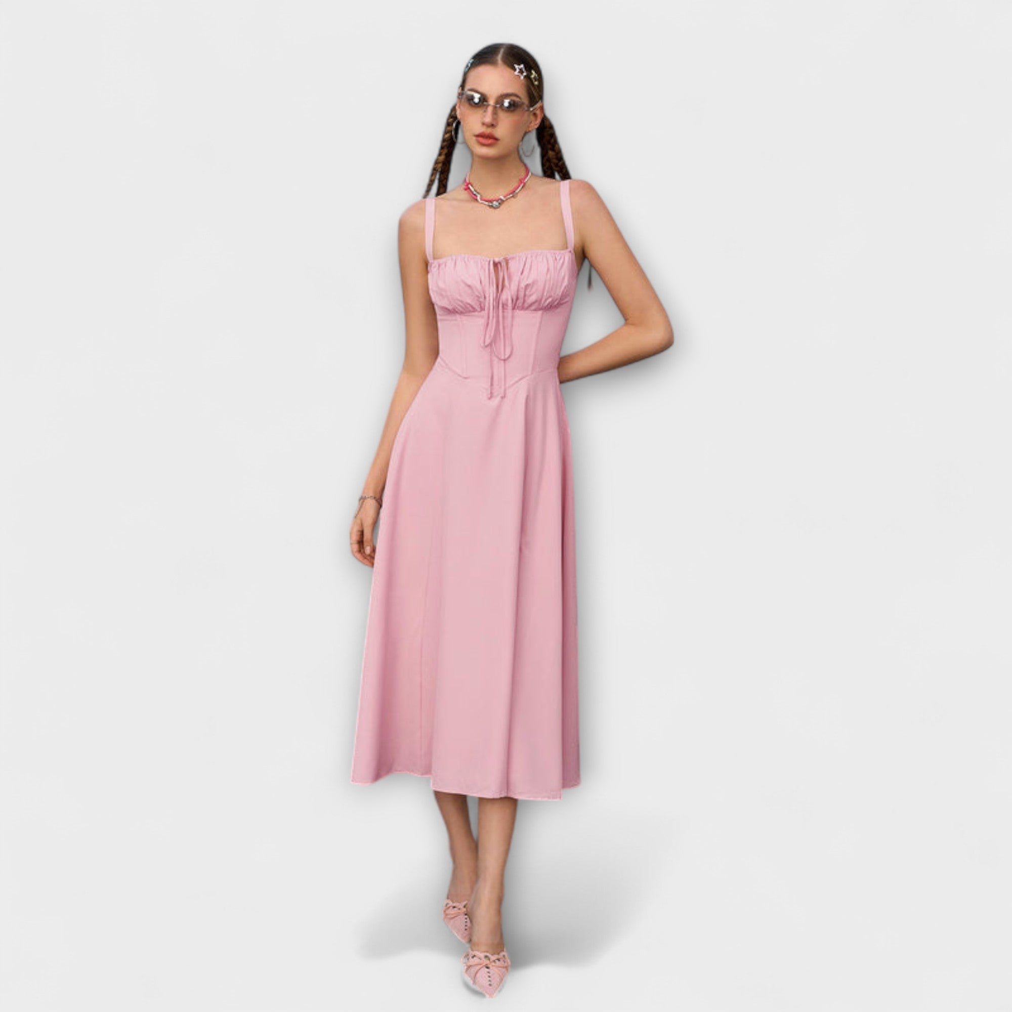Hope Rüschentop-Kleid in Rosé mit Trägern, gerafftes Oberteil und Band am Ausschnitt