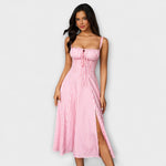 Hope Rüschentop-Kleid mit Schlitzdetail, Karo in Rosa/Weiß, Spaghettiträger, Midi.