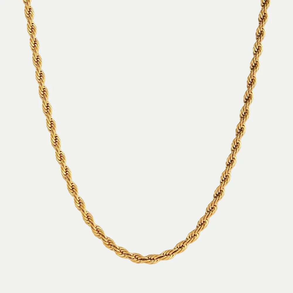 Goldfarbene Gliederkette mit gedrehtem Kettenmuster, geschwungenes Design