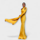 Gelbes Off-Shoulder-Halter-Maxi-Kleid mit langem Drapé
