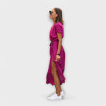 Eshel bequemes Kleid mit V-Ausschnitt, kurzem Ärmel, gepunktetem Pink und Seitenschlitz