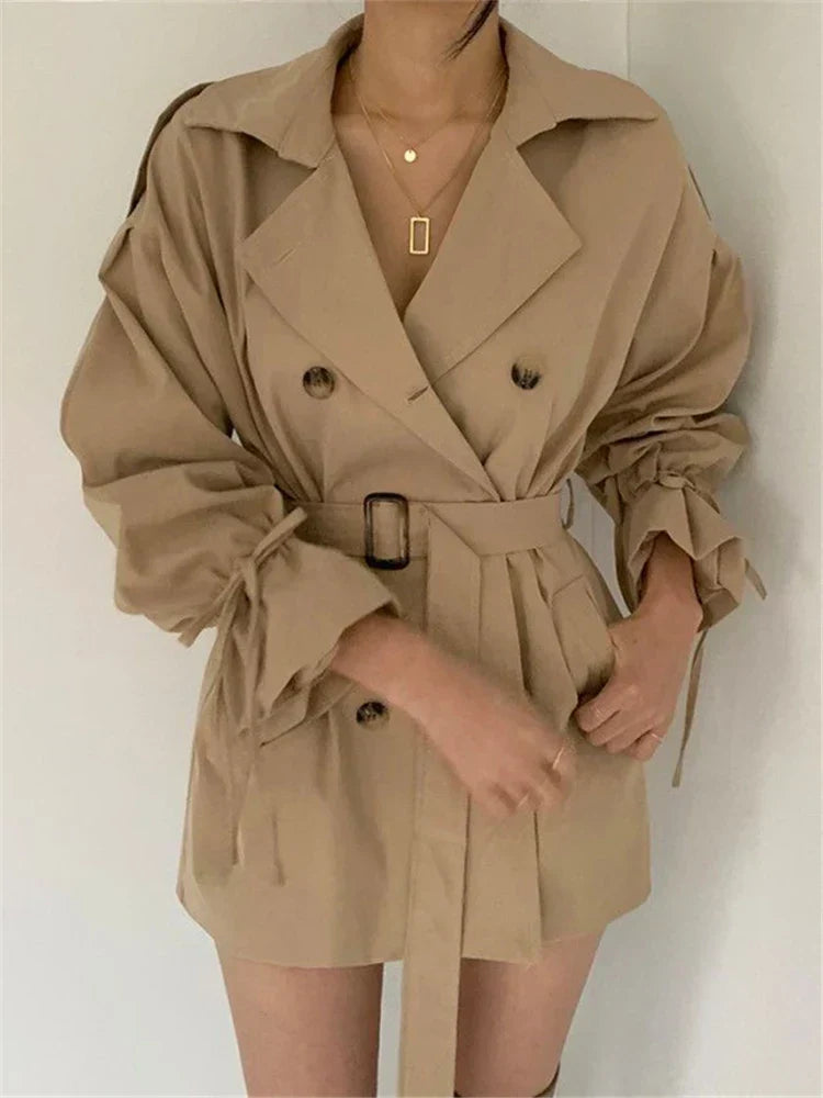Wintermantelkleid Flora in Khaki mit Gürtel, Knopfleiste und Puffärmeln, Bindebänder