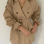 Wintermantelkleid Flora in Khaki mit Gürtel, Knopfleiste und Puffärmeln, Bindebänder