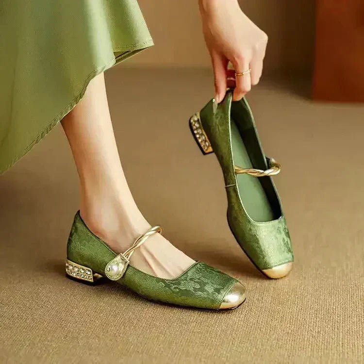 Grüne orthopädische Mary Janes mit Knöchelriemchen, Blockabsatz und goldener Zehenpartie