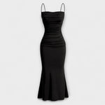 Maxi-Party-Kleid in Schwarz mit schmalen Trägern und gerafftem Taillenbereich