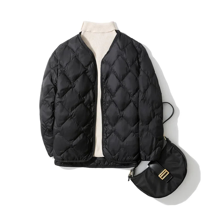 Ultraleichte Steppjacke in Schwarz, Stehkragen, Reißverschluss, mit Tasche